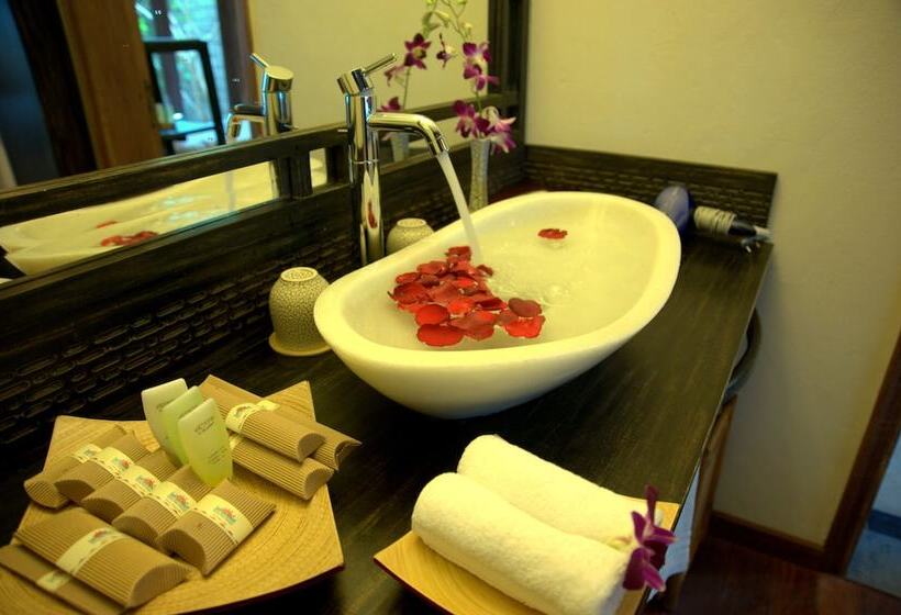 اتاق سوپریور با چشم‌انداز باغ, Sun Spa Resort & Villa