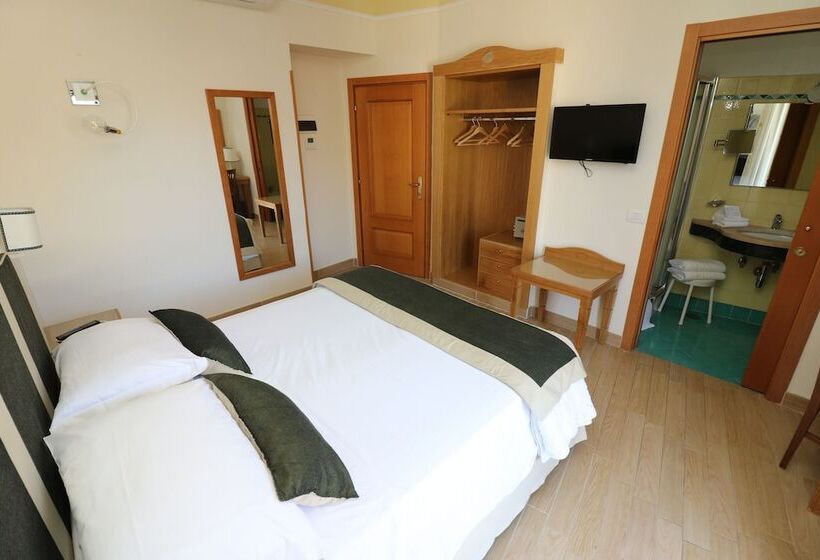 Classic room with balcony, Tourist