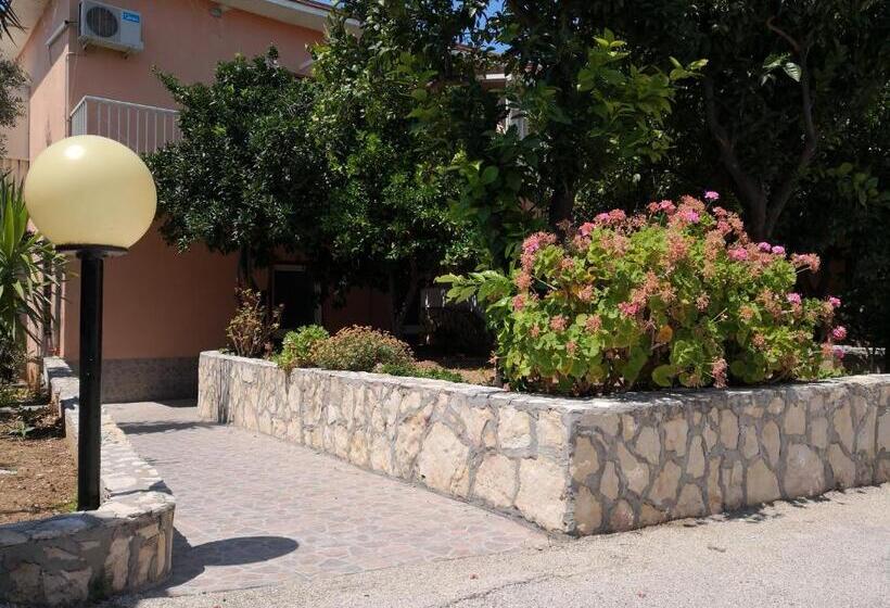 Апартаменты 1 Спальня, Villaggio Mare Blu