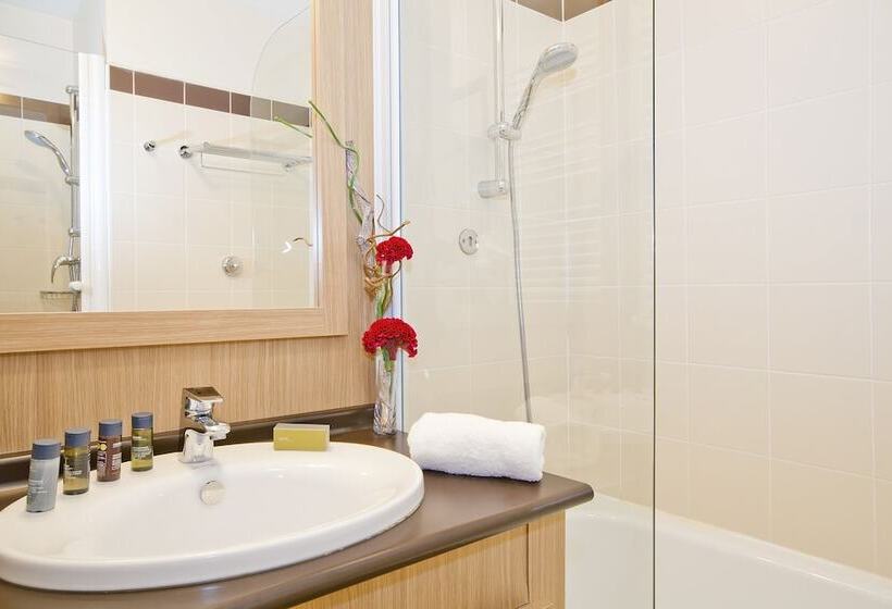 Студия Стандарт, Residhome Carrieres La Defense