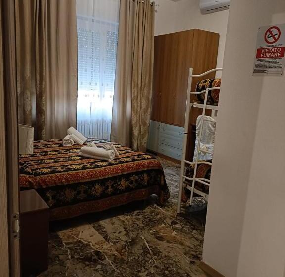 اتاق استاندارد چهار تخته, Domus Cesena
