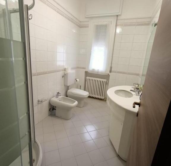 اتاق استاندارد چهار تخته, Domus Cesena