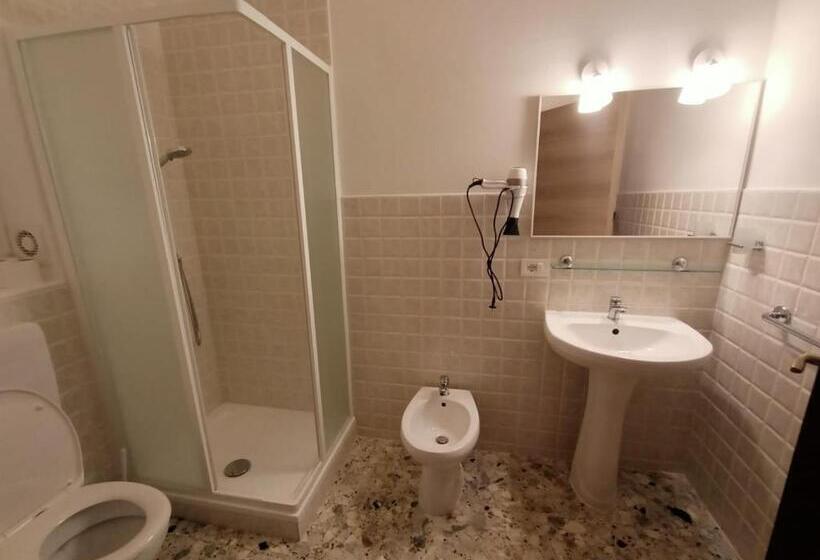 اتاق استاندارد چهار تخته, Domus Cesena