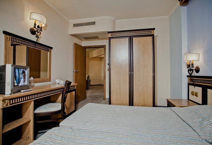 Апартаменты 1 Спальня Боковой Вид на Море, Atrium Beach Hotel   All Inclusive