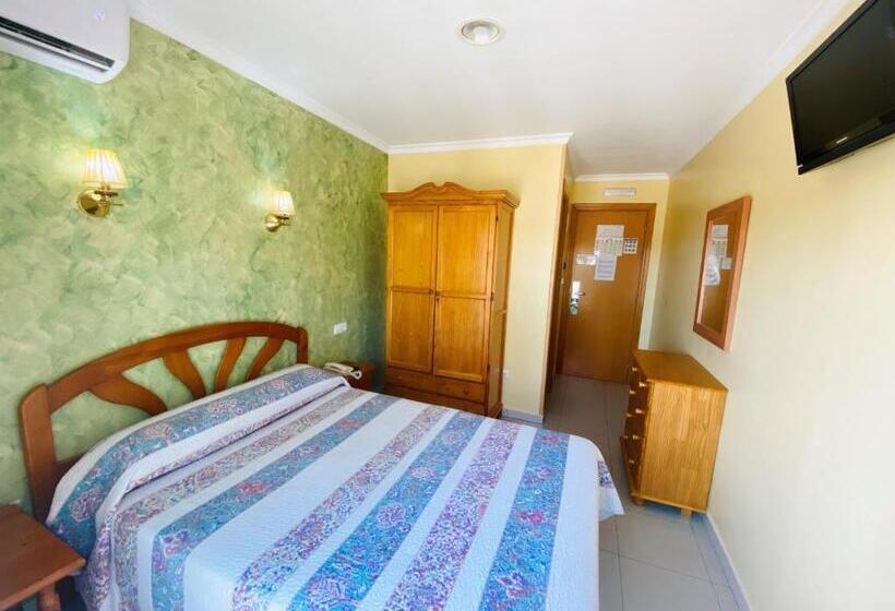 オーシャンビュースタンダードルーム, Hostal L'Anfora