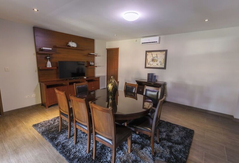 سوییت, Gran Hotel Cochabamba