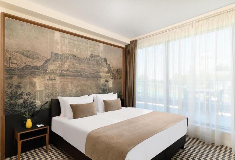 Номер Superior Вид на Город, Grand Hotel Esztergom