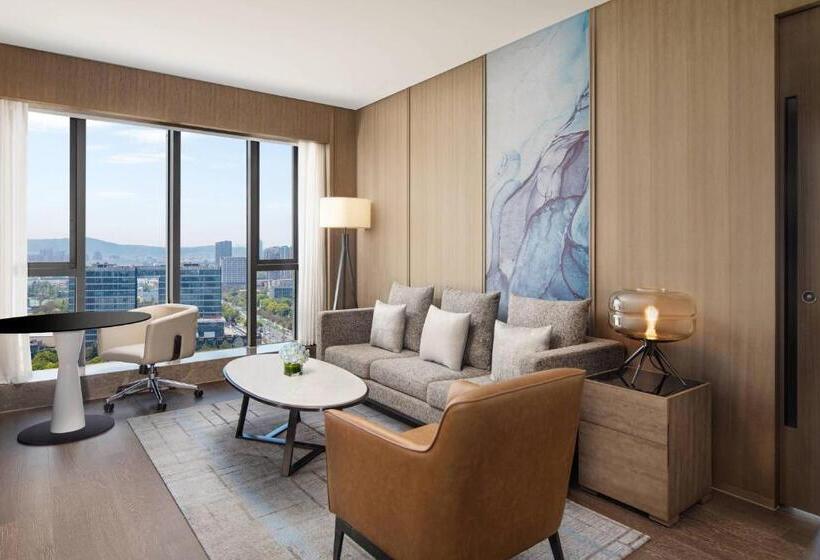 Люкс Executive Кровать Кинг, Courtyard By Marriott Nanjing Jiangning