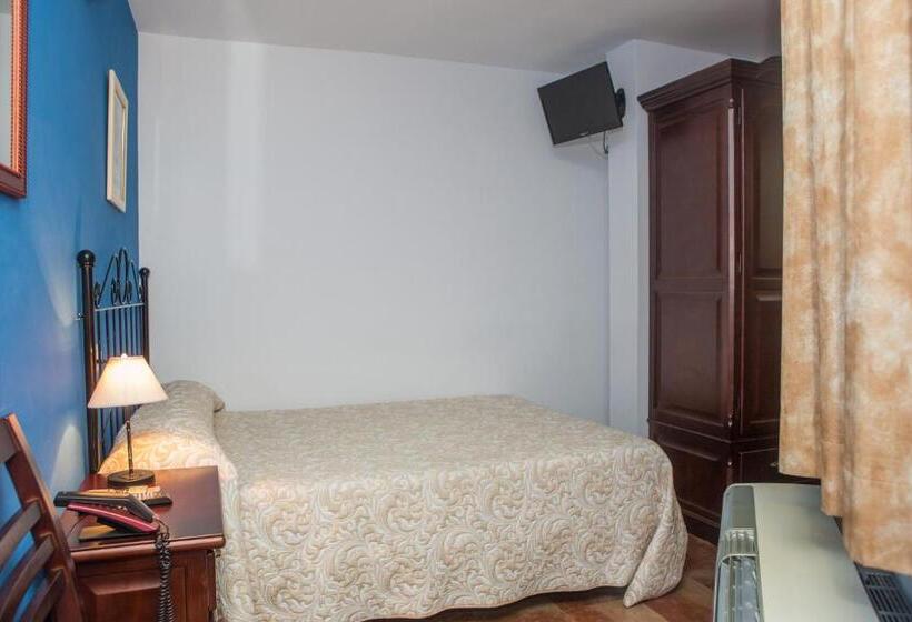 Номер Стандарт Индивидуальный, Hostal San Cayetano