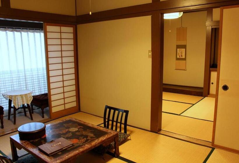 Номер Стандарт Четырехместный Совместный Санузел, Historical Ryokan Senyukan