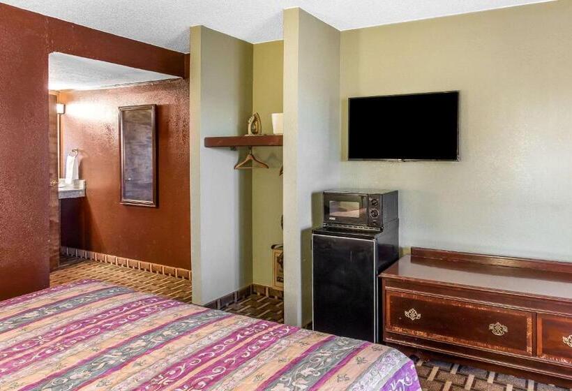 스탠다드 룸 킹사이즈 침대, Rodeway Inn & Suites