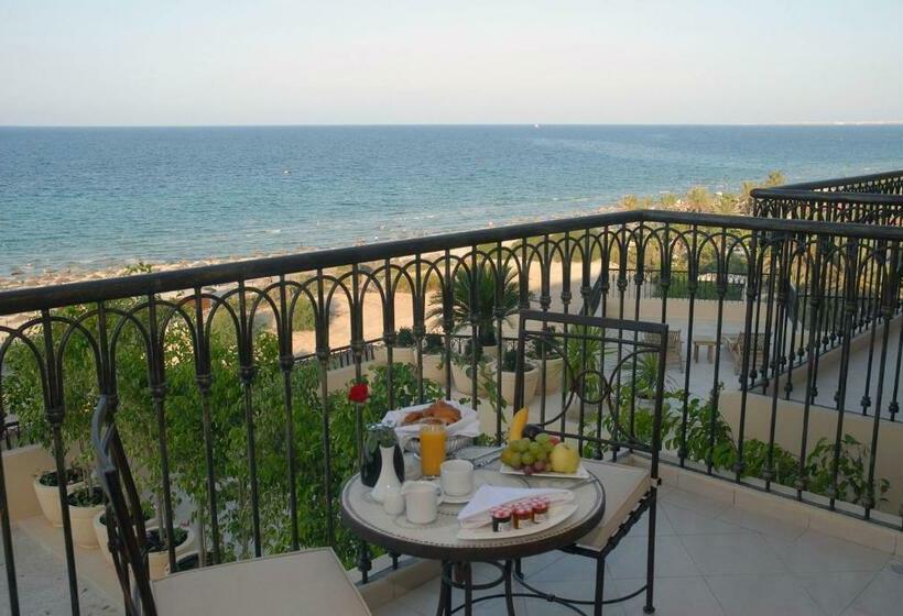 اتاق کلاسیک با چشم‌انداز دریا, Movenpick Resort & Marine Spa Sousse