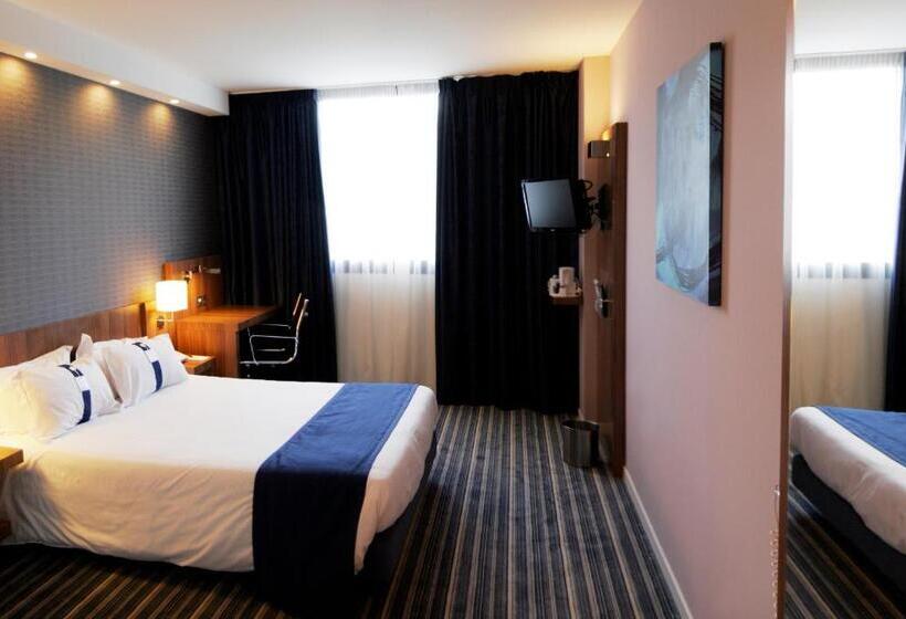Номер Стандарт Адаптированный для Инвалидов, Holiday Inn Express Bilbao Airport, An Ihg