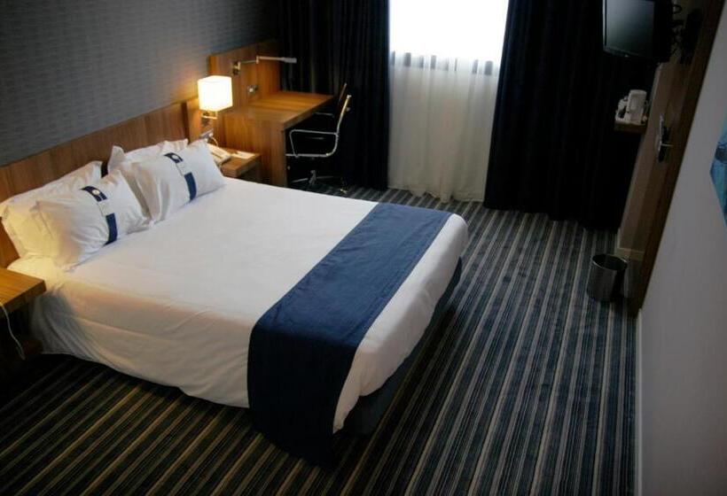 Номер Стандарт, Holiday Inn Express Bilbao Airport, An Ihg