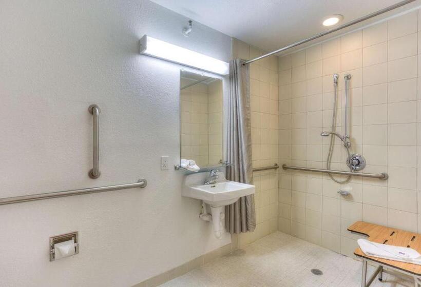 장애인을 위한 스탠다드 룸, Motel 6tigard, Or  Portland South  Lake Oswego