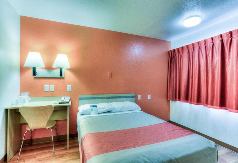 장애인을 위한 스탠다드 룸, Motel 6tigard, Or  Portland South  Lake Oswego