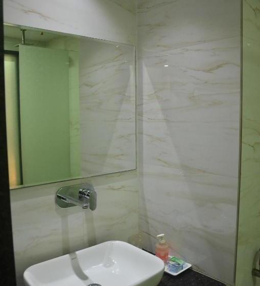 Superior Room, Sopan Heights
