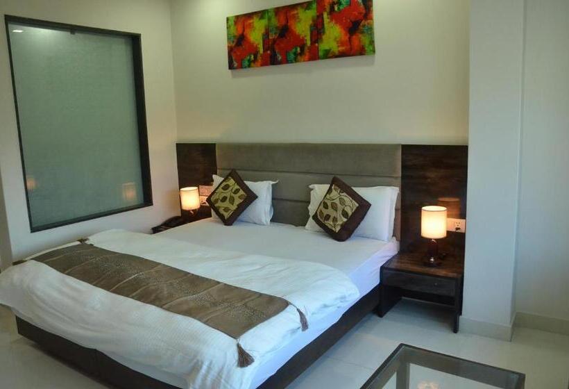 Superior Room, Sopan Heights