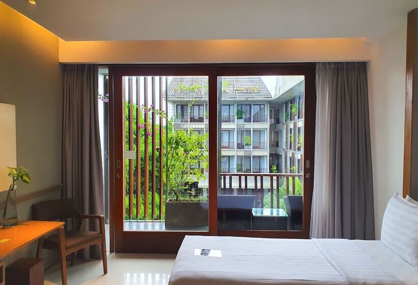 Номер Deluxe Вид на Бассейн, The Haven Bali Seminyak