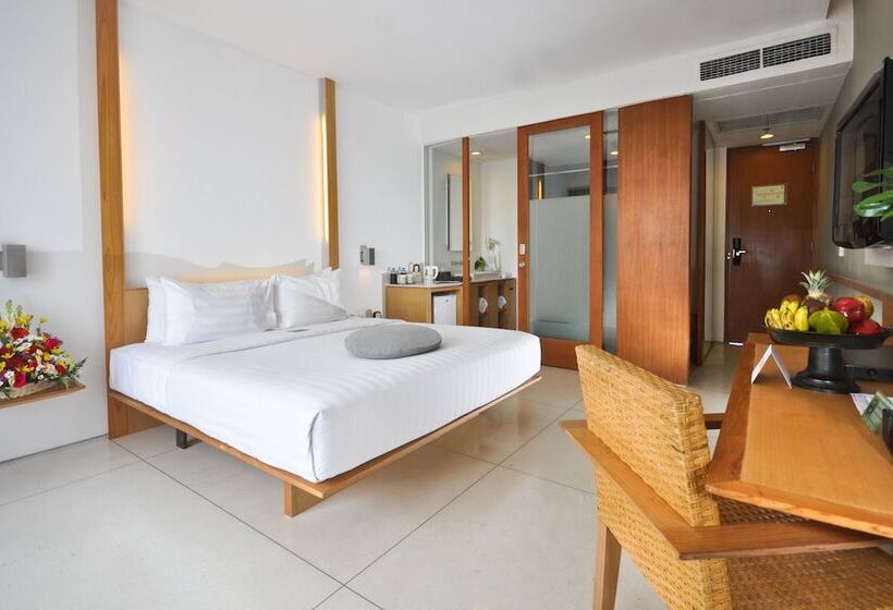 Номер Deluxe Вид на Бассейн, The Haven Bali Seminyak
