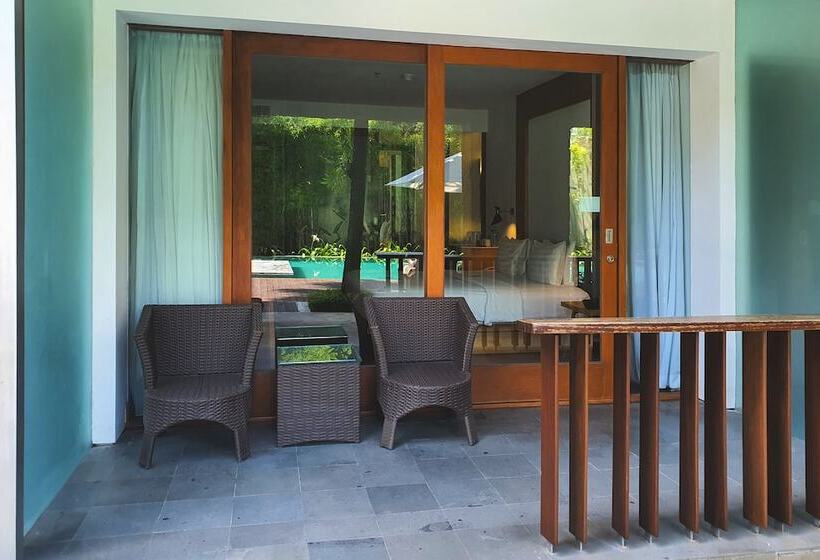 Номер Premium Вид на Бассейн, The Haven Bali Seminyak