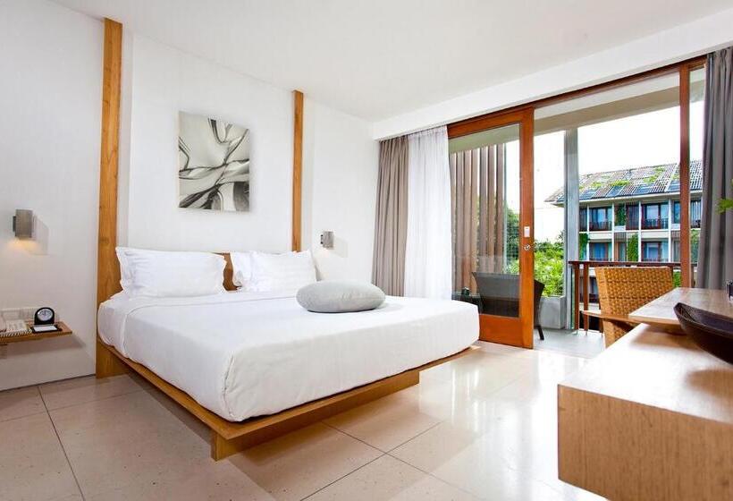 Номер Deluxe Вид на Бассейн, The Haven Bali Seminyak