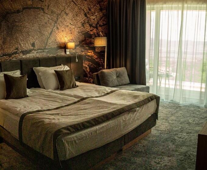 Номер Стандарт Вид на Бассейн, The Five Elements Hotel And Spa