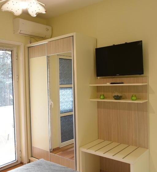 اتاق استاندارد با چشم‌انداز دریا, Apartments & Rooms Jelka