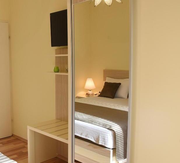 اتاق استاندارد با چشم‌انداز دریا, Apartments & Rooms Jelka