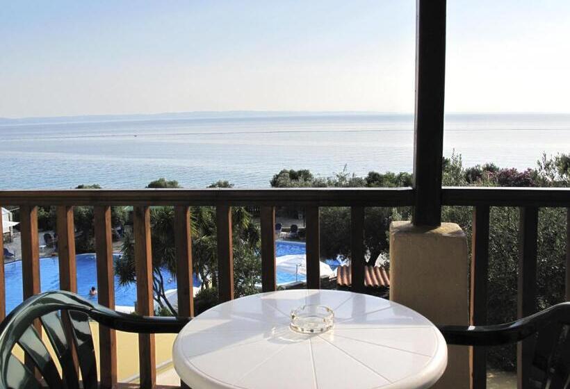 家庭间, Acrotel Elea Beach