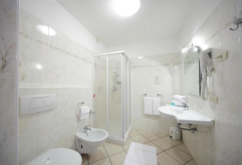1 Bedroom Apartment Lake View, Residence Zust