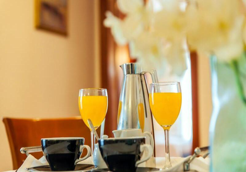 标准三人间, Ambassador Hotel Thessaloniki