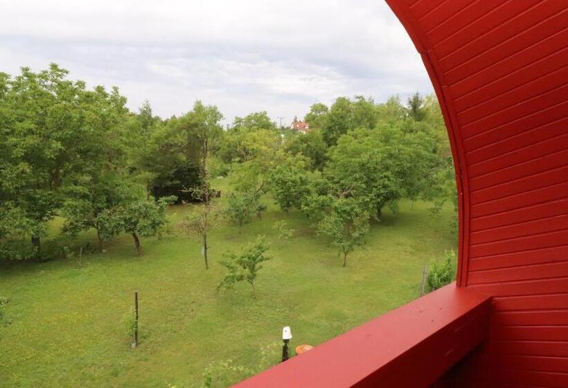 Номер Стандарт Вид на Сад, Villa Galagonya I. Ii