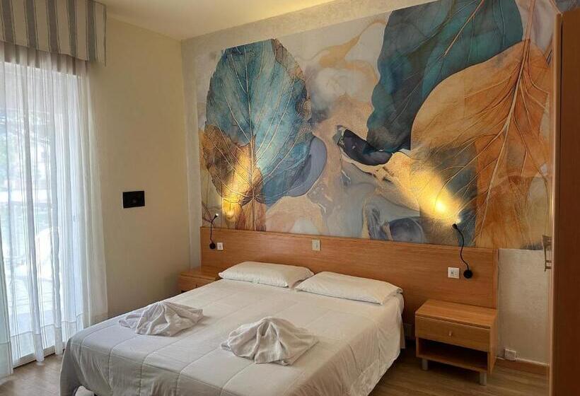 Трехместный Номер Стандарт с Балконом, La Maison By Hotel Aldebaran