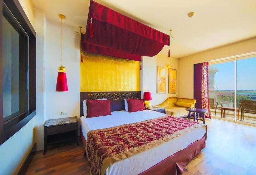 اتاق استاندارد سه تخته با بالکن, Horus Paradise Resort - All Inclusive