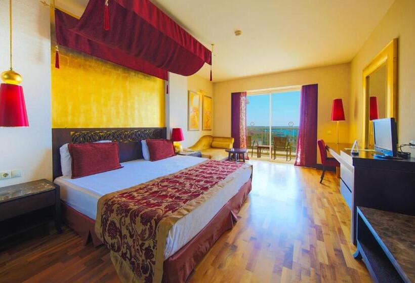 Standaard Driepersoonskamer met Balkon, Horus Paradise Resort - All Inclusive