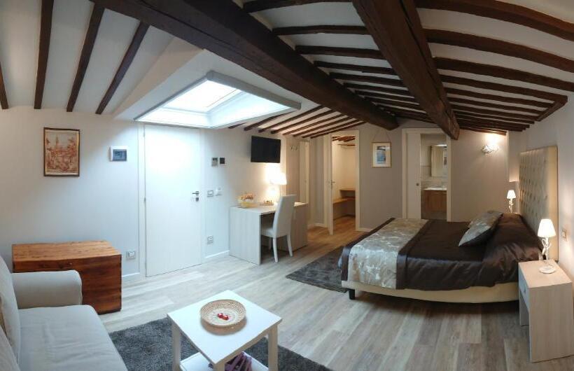 اتاق لوکس, Elisa Guest House