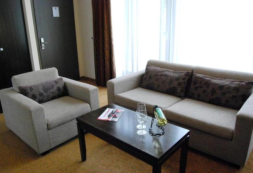 Suite, Regnum Residence