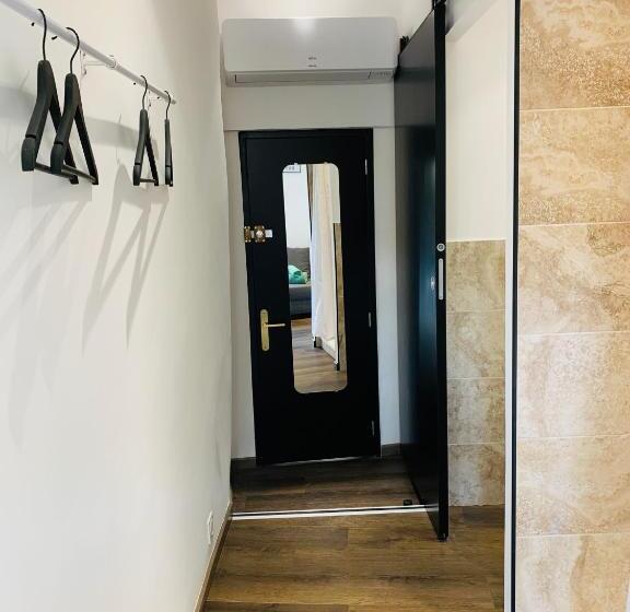اتاق استاندارد, Chambre Le Merindol