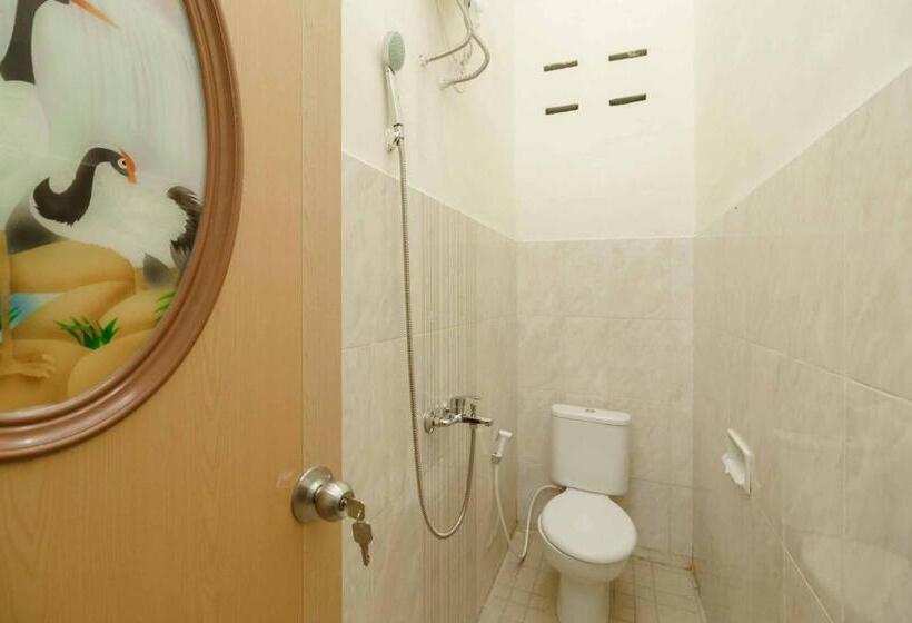 Номер Deluxe, Reddoorz Plus @ Setiabudi Medan 4