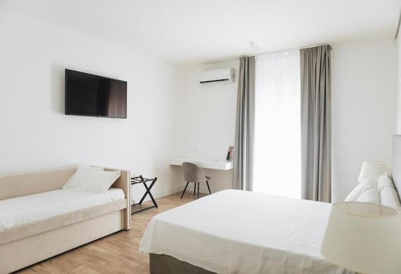 Полулюкс, Centoquindici Rooms & Suite