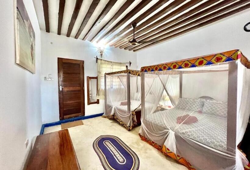 정원 전망 4인용 스탠다드 룸, Chikachika Beach B&b