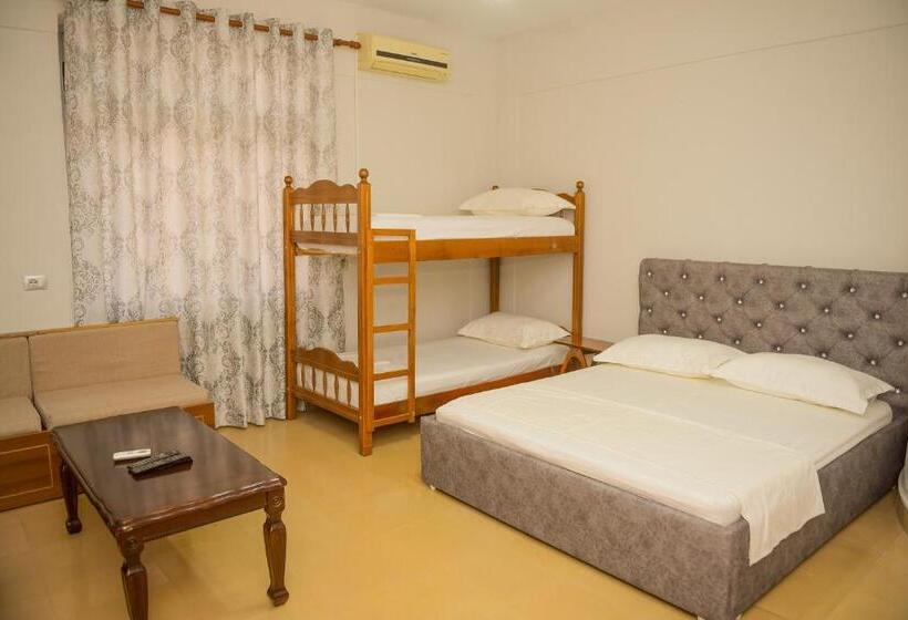 חדר משפחתי, Hostel Central Shkoder