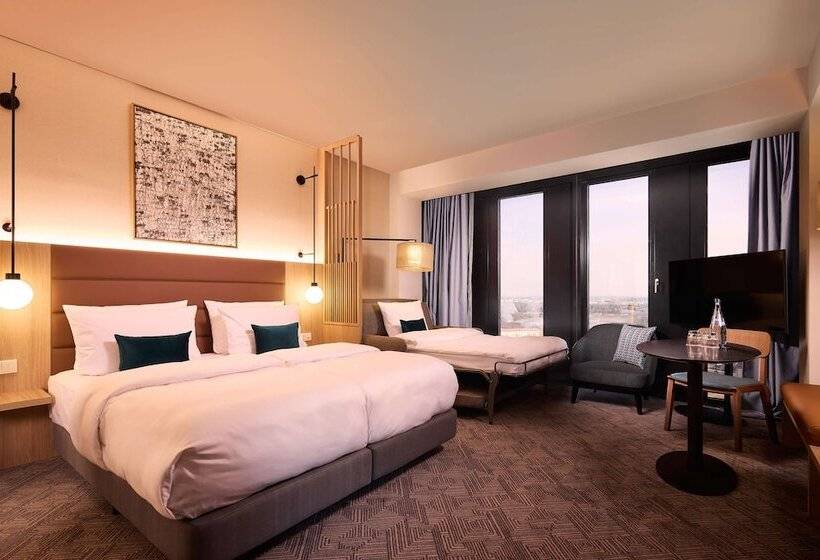 Студия Премиум, Adina Apartment Hotel Munich