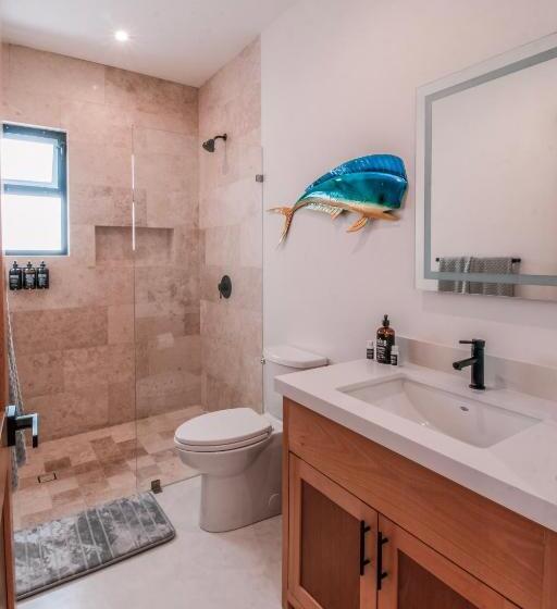 דירת חדר, Cerritos Surf Residences