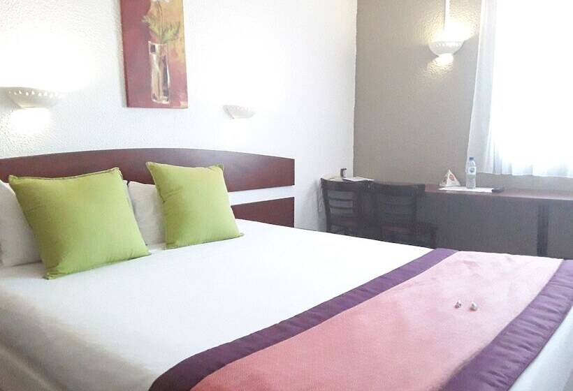 Номер Стандарт, Abbatiale Hotel Grenoble Centre