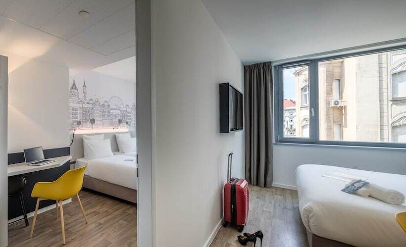 Четырехместный Номер Deluxe, B&b Hotel Budapest City