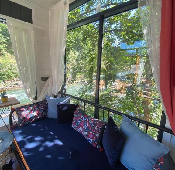패밀리 스위트, Vagona Tiny House