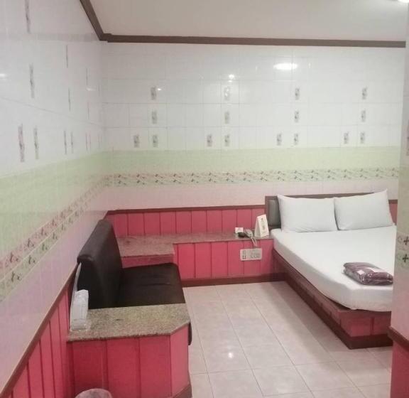 エコノミールーム, โรงแรม444