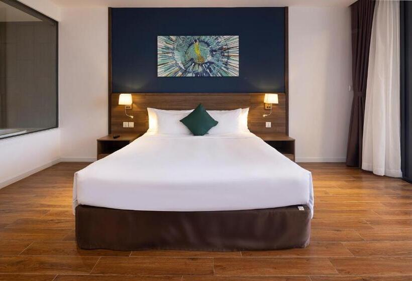 اتاق لوکس با چشم‌انداز دریا, Le Palmier Ho Tram Resort